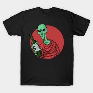 Aliens drink wine too! T-Shirt